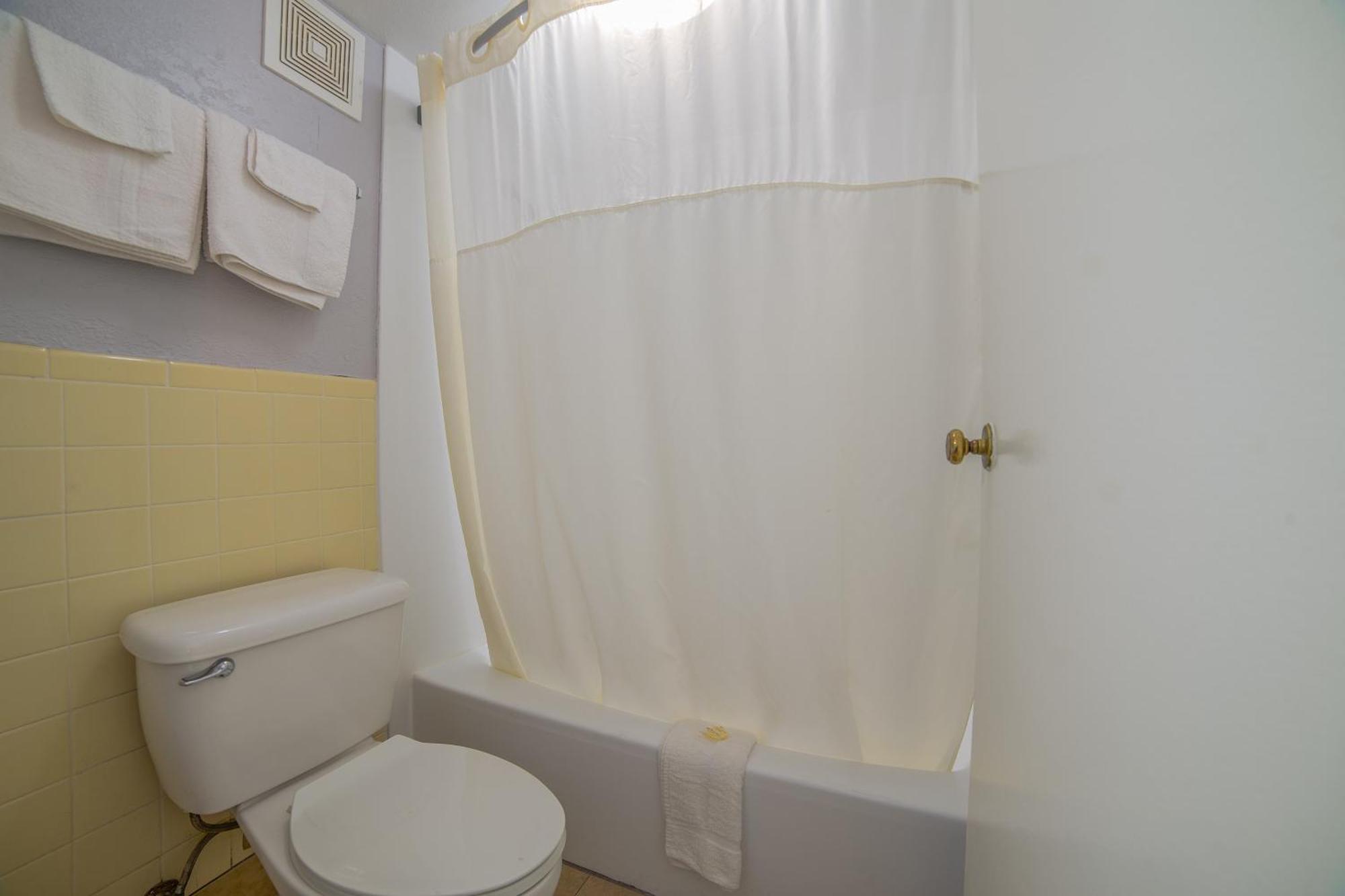 Masters Inn Selma Smithfield I-95 By Oyo Exterior foto