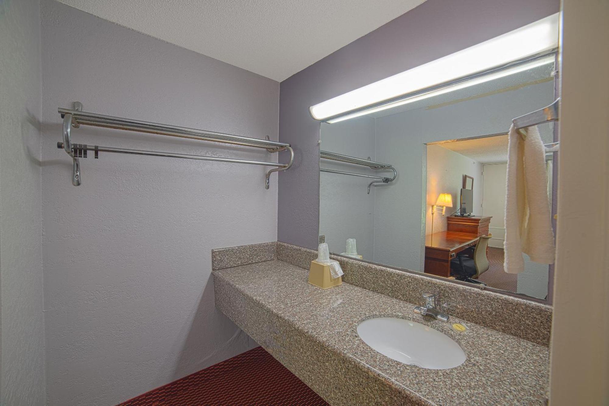 Masters Inn Selma Smithfield I-95 By Oyo Exterior foto